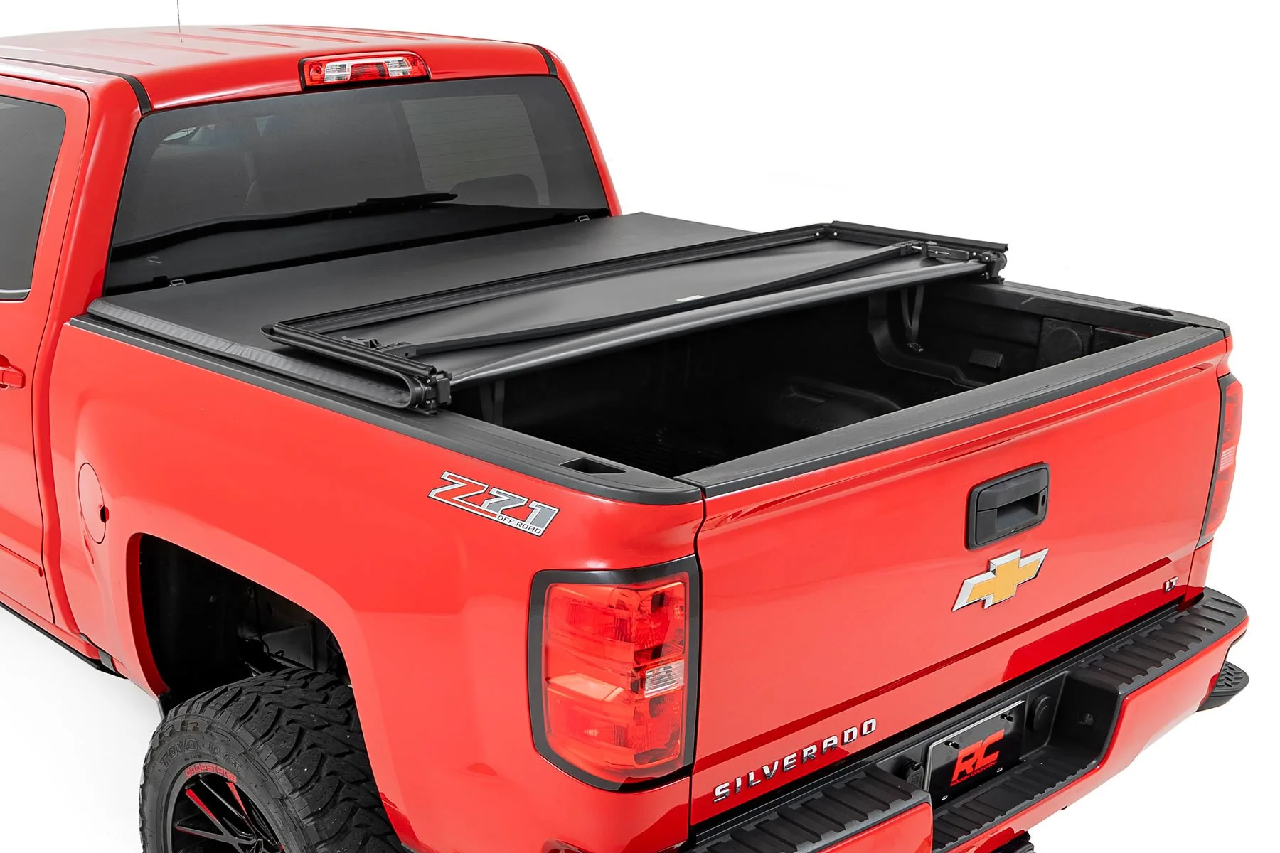 Bed Cover | Tri Fold | Soft | 5'9" Bed | Chevrolet Silverado/GMC Sierra 1500 | 2014-2018 | Rough Country | 41214550A - Image 2