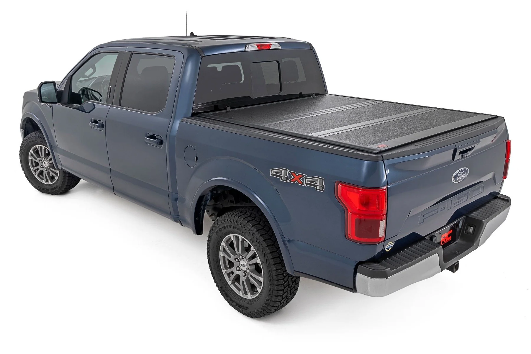 Hard Low Profile Bed Cover | 5'7" Bed | Ford F-150 2WD/4WD | 2015-2020 | Rough Country | 47220550B - Image 2
