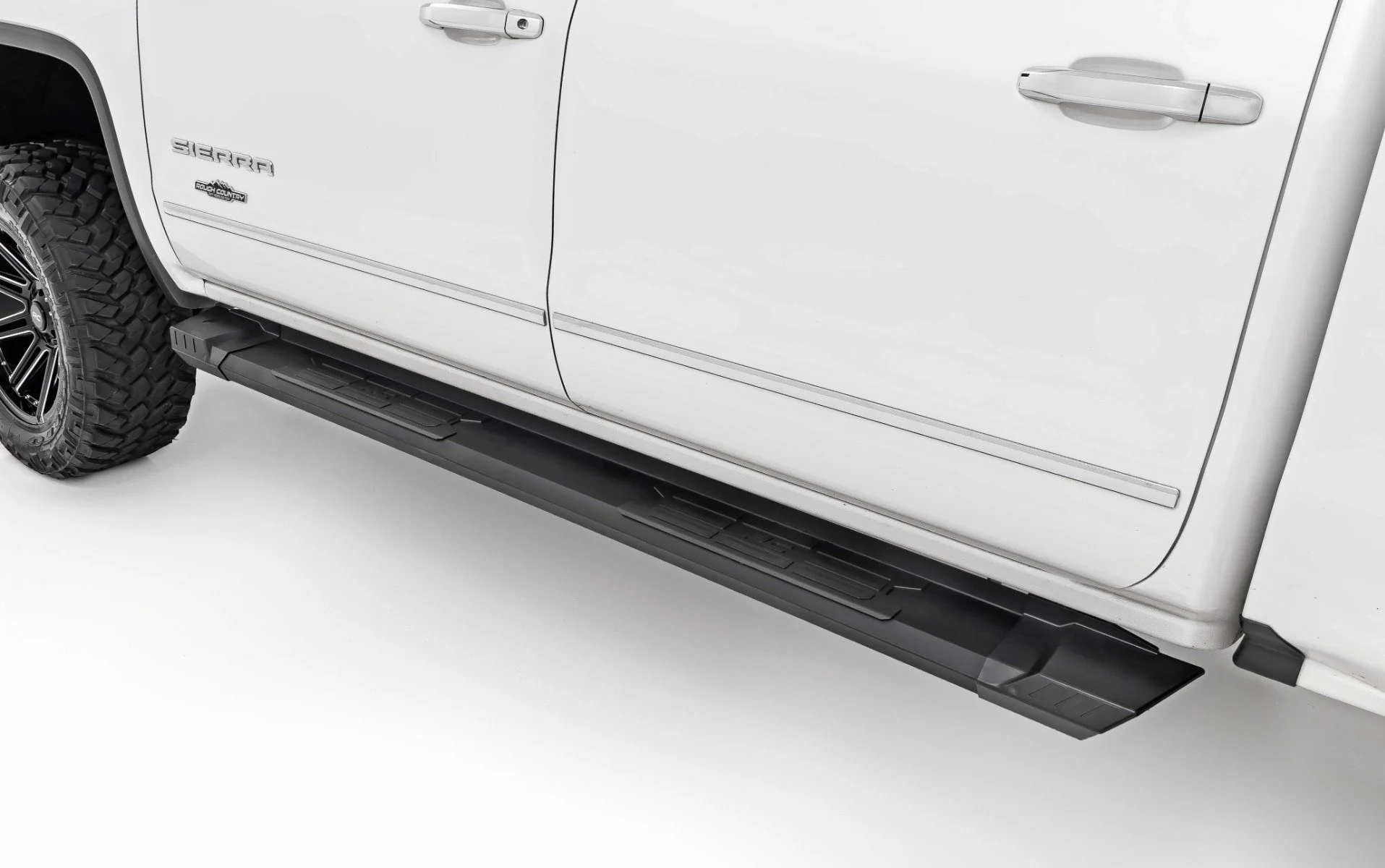 HD2 Running Boards | Crew Cab | Chevrolet Silverado/GMC Sierra 1500/2500HD/3500HD | 2007-2018 | Rough Country | SRB071785A - Image 3