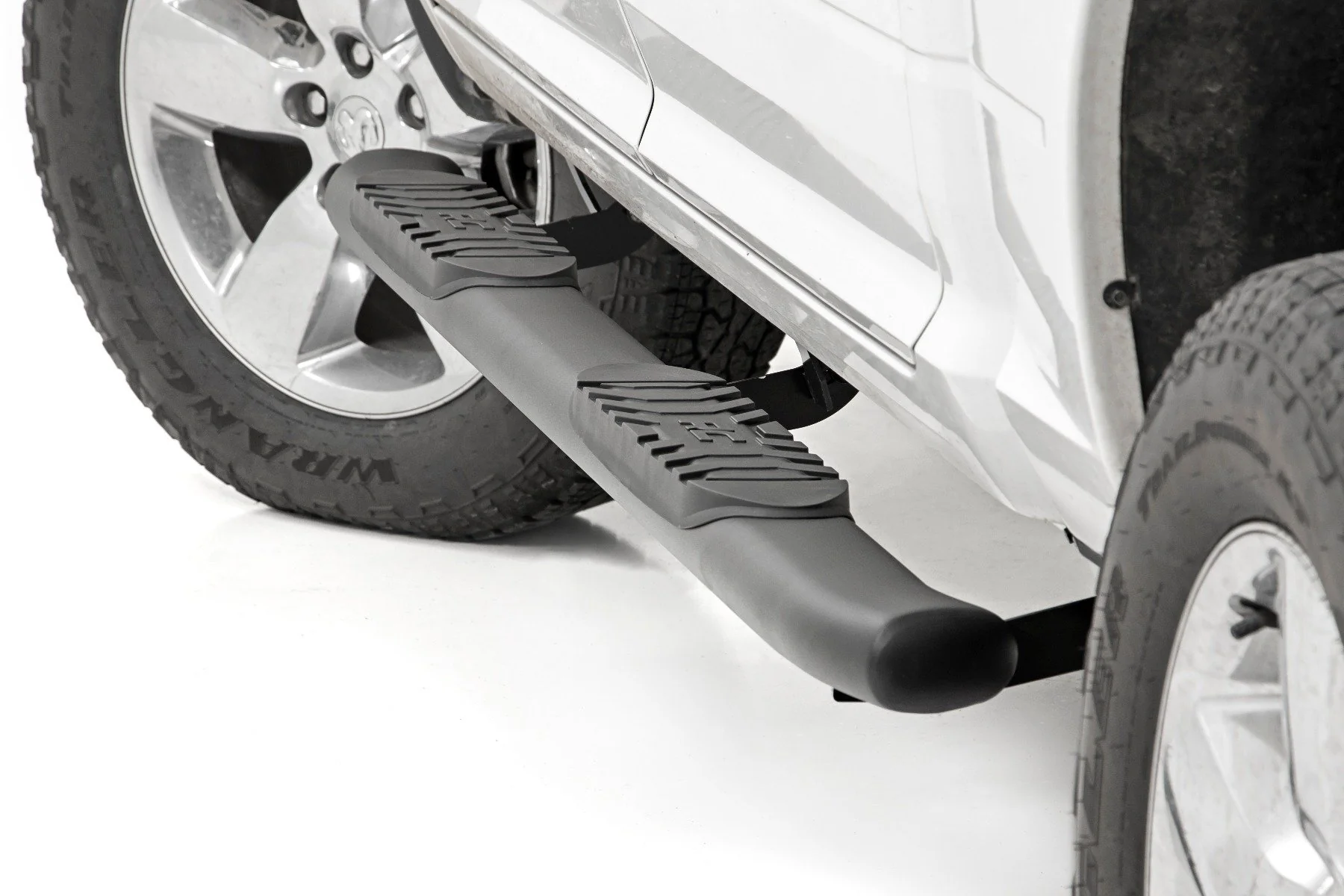 Oval Nerf Step | Crew Cab | Black |Ram 1500/2500/3500 | 2009-2022 | Rough Country | 21003