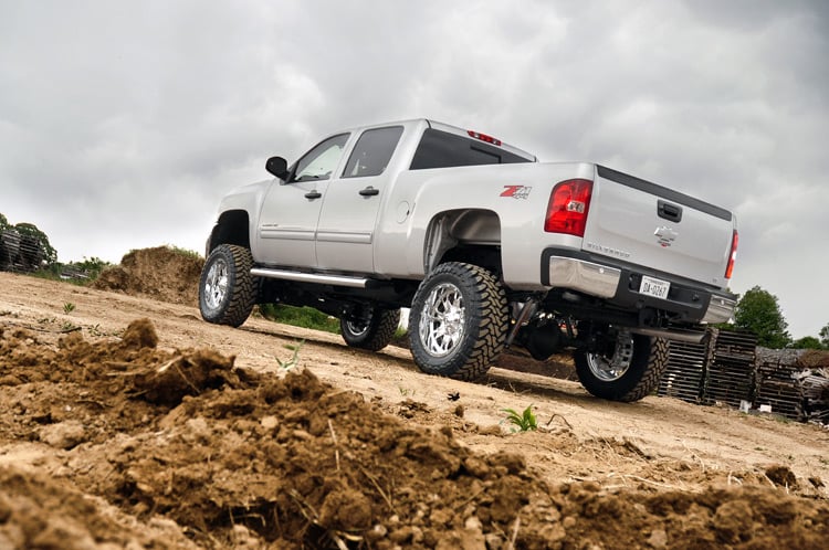 7.5 Inch Lift Kit | NTD | V2 | Chevrolet Silverado/GMC Sierra 2500HD/3500HD | 2011-2019 | Rough Country | 25370 - Image 3