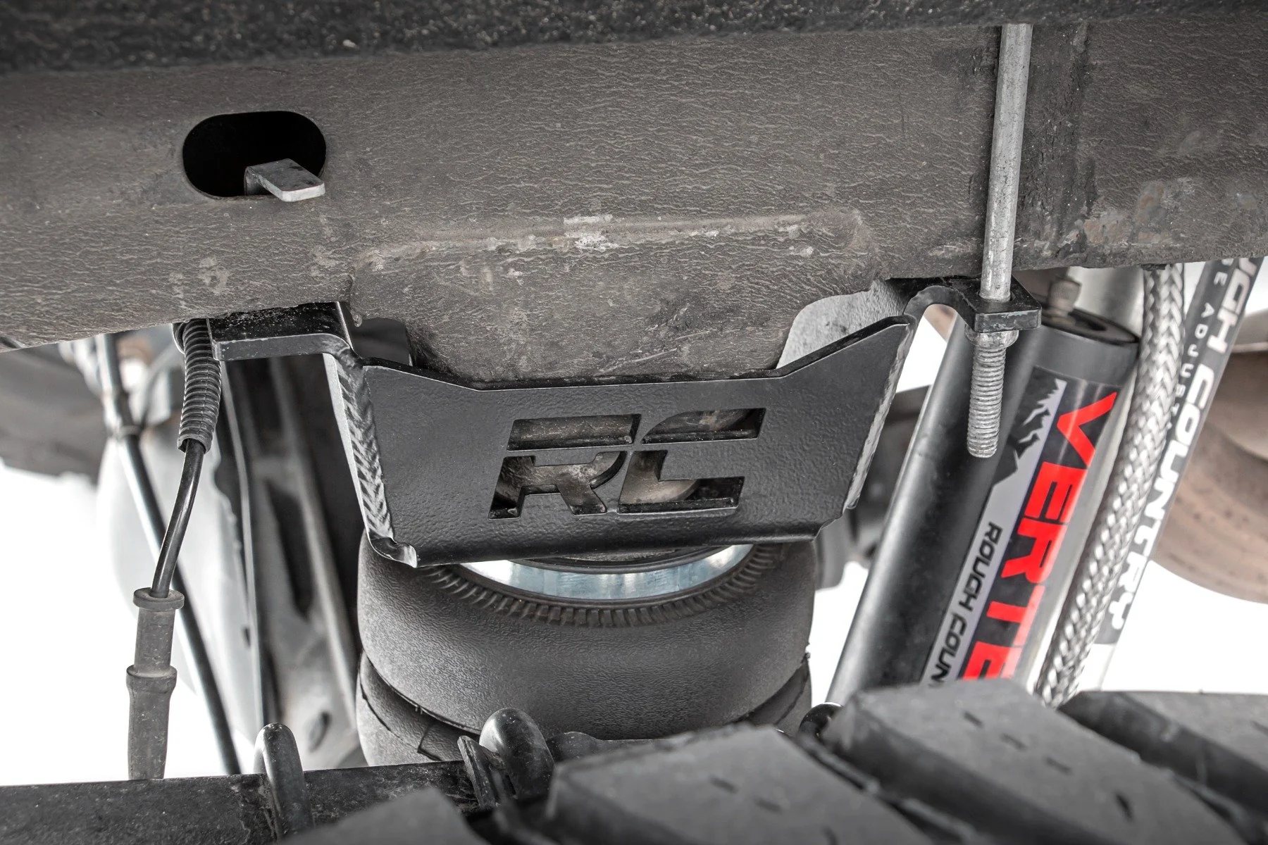 Air Spring Kit | Chevrolet Silverado/GMC Sierra 1500 2WD/4WD | 2007-2018 | Rough Country | 10005 - Image 4