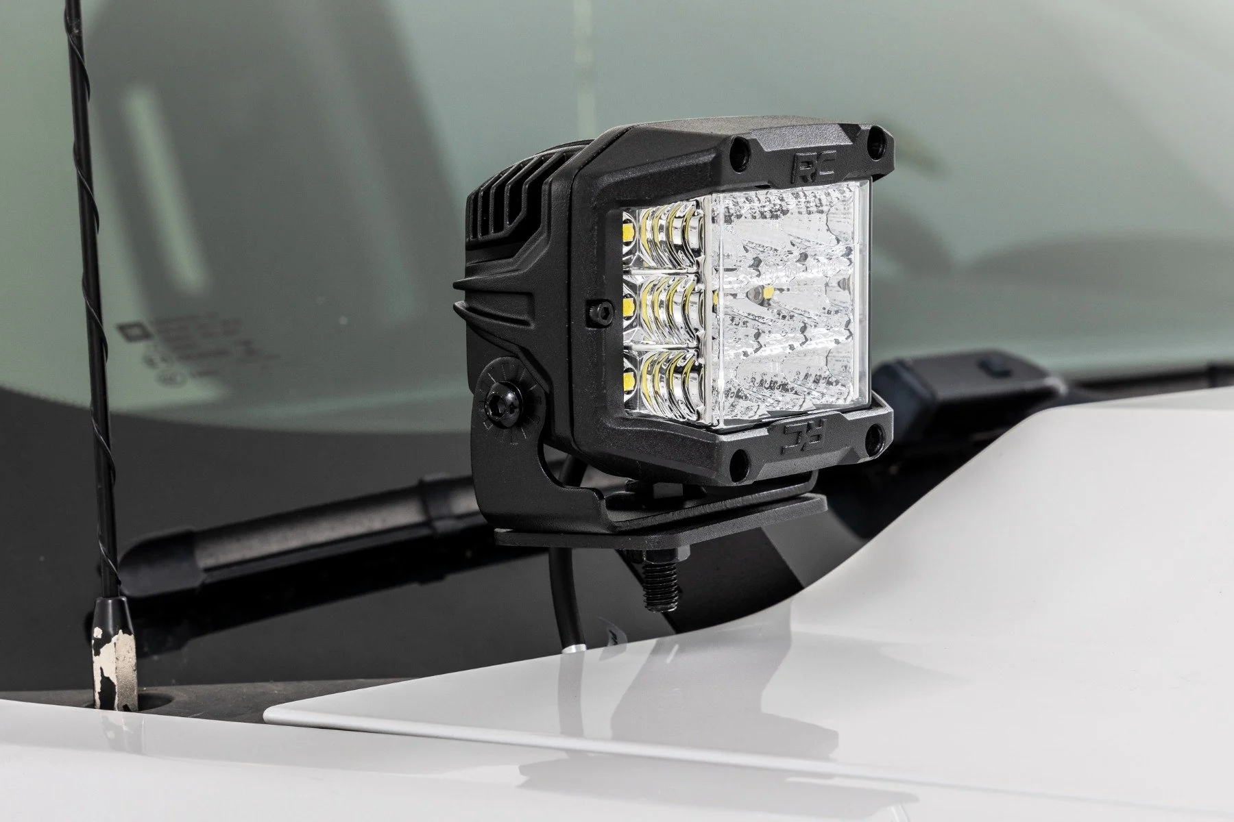 LED Light | Ditch Mount | 3" OSRAM | Wide | Chevrolet Silverado/GMC Sierra 1500 | 2014-2018 | Rough Country | 71056 - Image 6