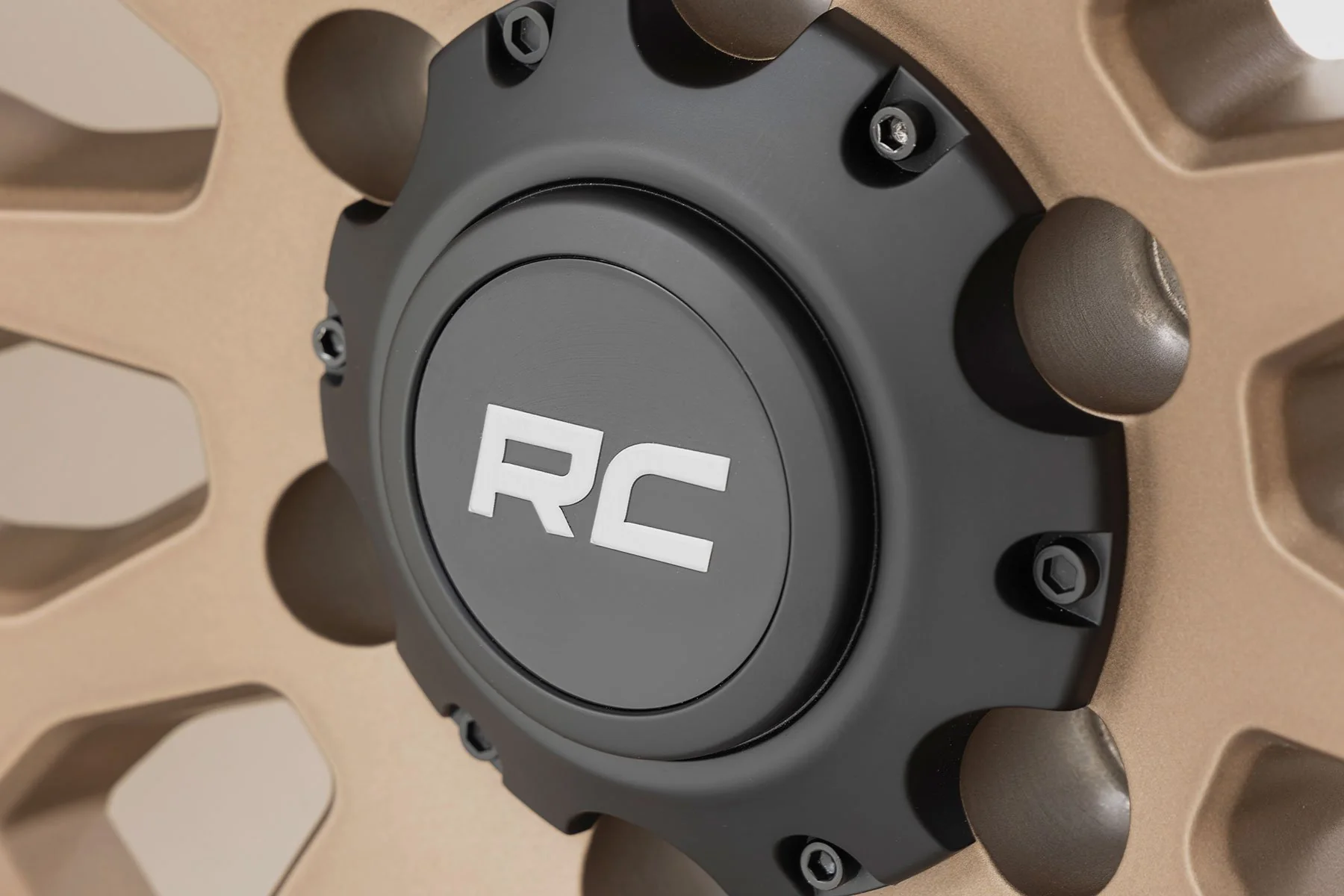 Rough Country 87 Series Wheel | Simulated Beadlock | Bronze/Black | 17x8.5 | 6x5.5 | +0mm | 1999-2006 |  87170912 - Image 4