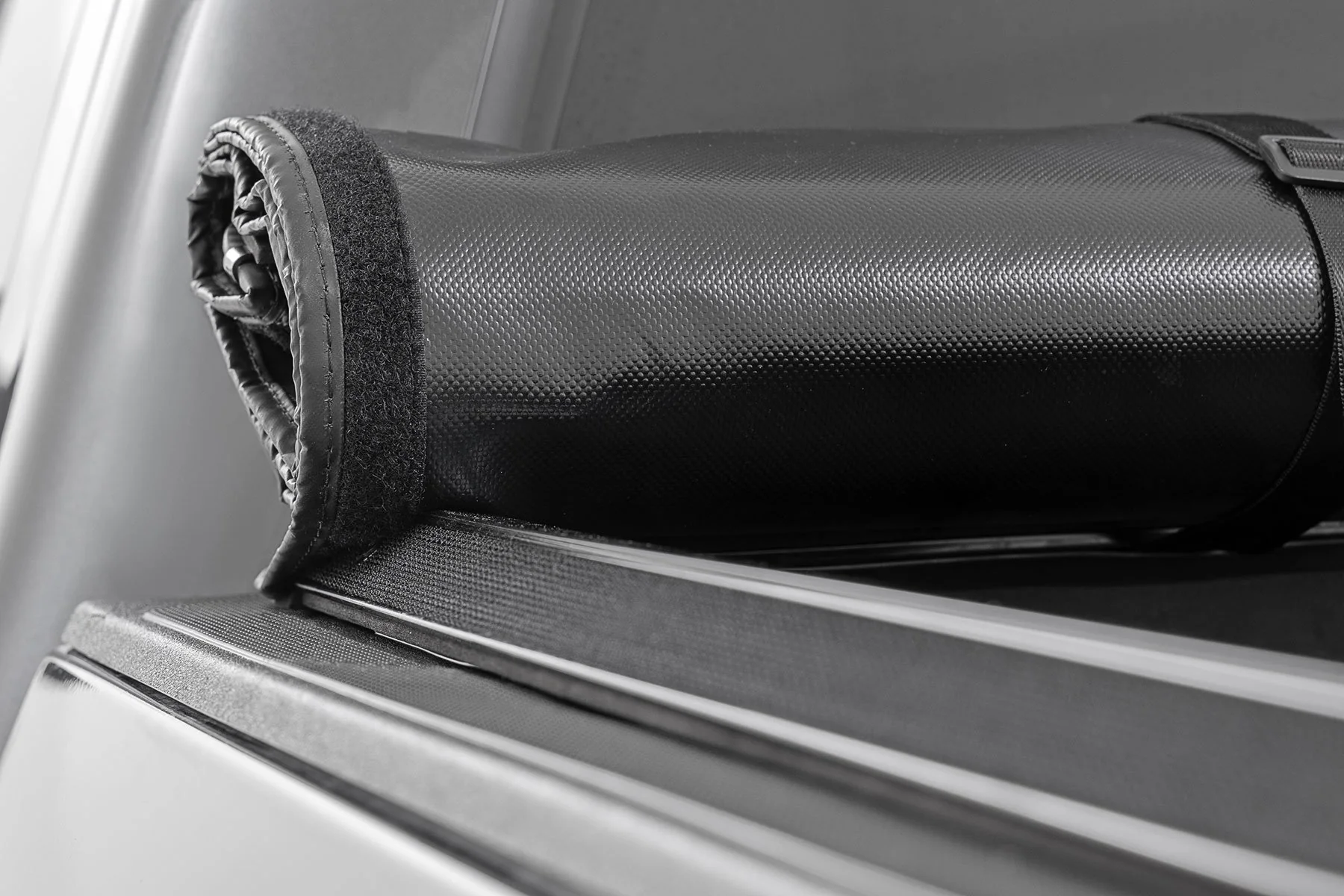 Soft Roll Up Bed Cover | 5' Bed | Toyota Tacoma 2WD/4WD | 2016-2022 | Rough Country | 42716501 - Image 5