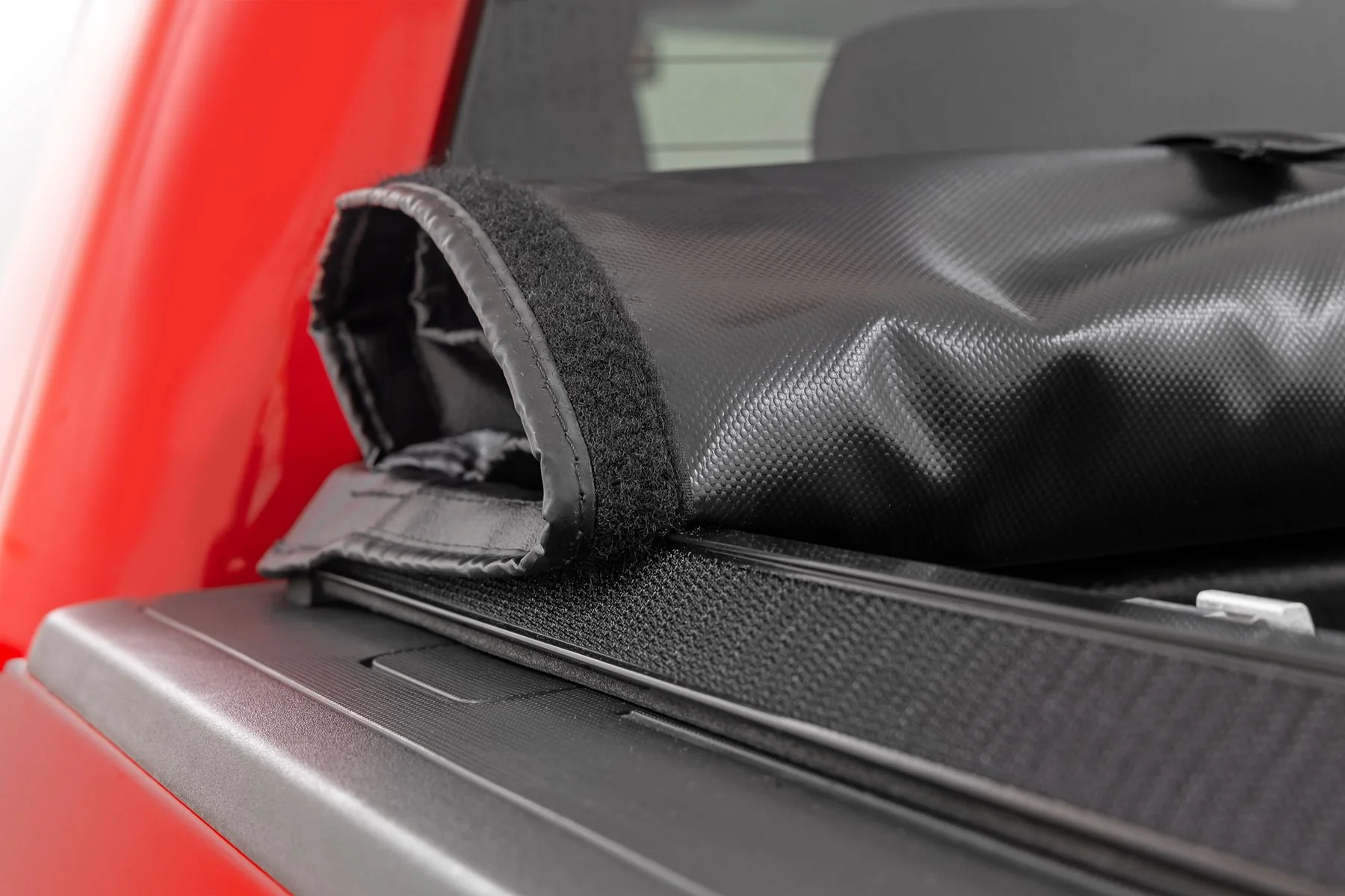Soft Roll Up Bed Cover | 6'7" Bed | Chevrolet Silverado/GMC Sierra 1500 | 2014-2018 | Rough Country | 42214650 - Image 3